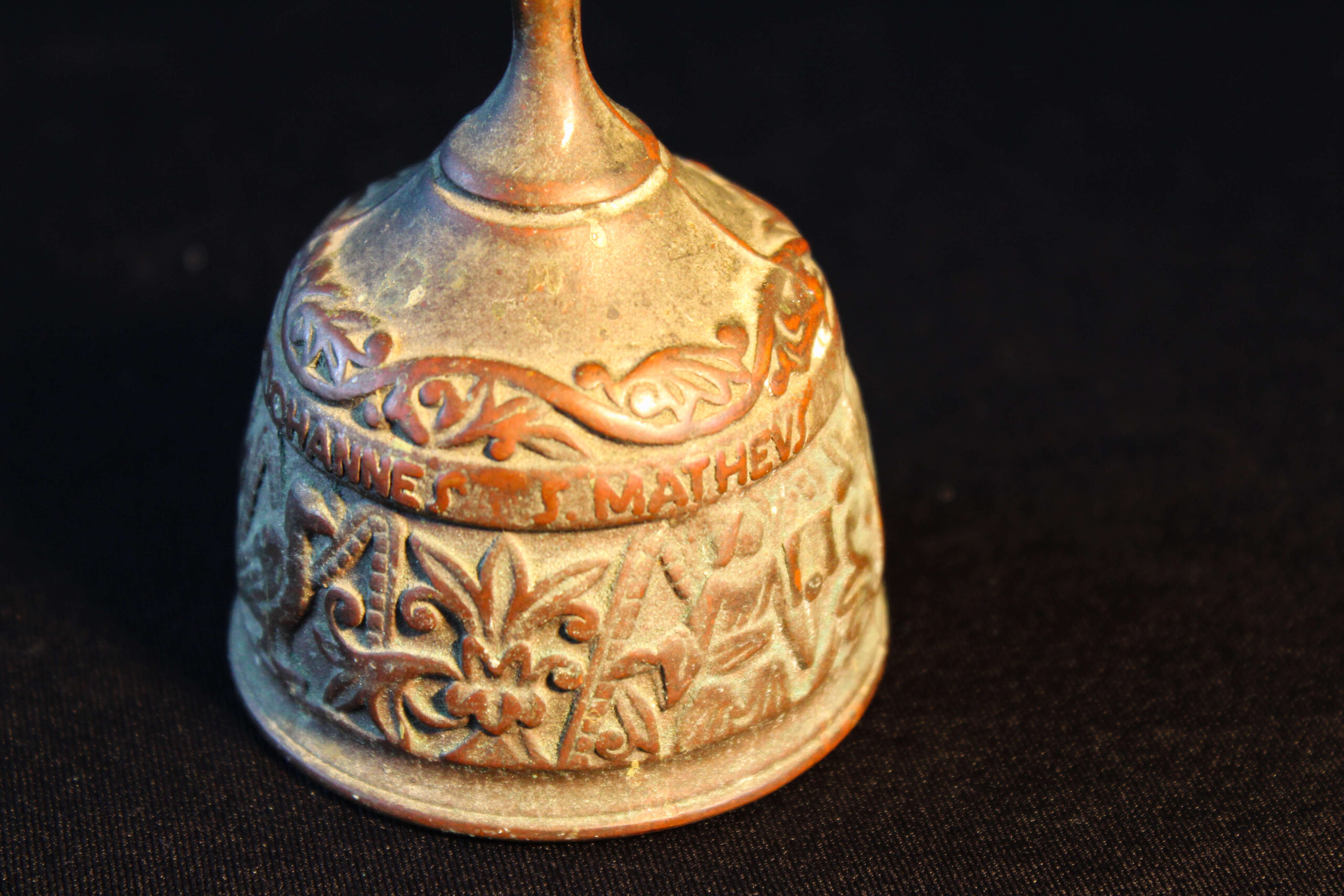 İşlemeli el zili İşlemeli el zili