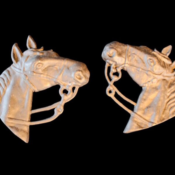 döküm at başları